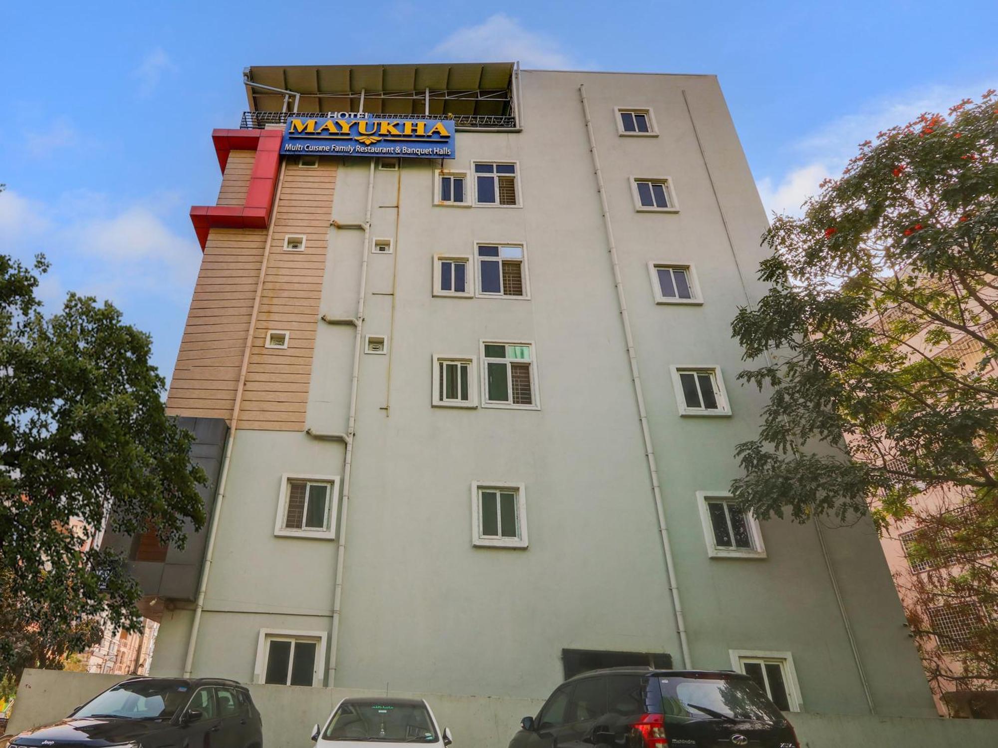 Super Townhouse Qualia Prime Hotel Near Nexus Mall Хайдарабад Экстерьер фото